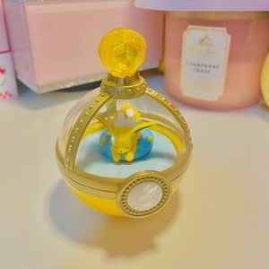 Dreaming Case Pokémon figure